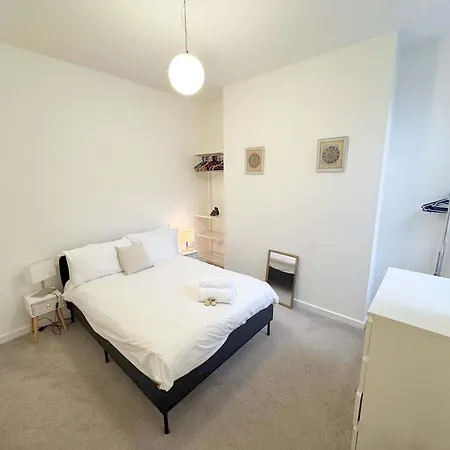 Wonderful 3 Bed In Old Market *