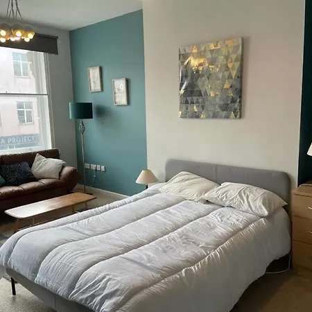 Wonderful 3 Bed In Old Market *