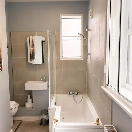 Wonderful 3 Bed In Old Market *